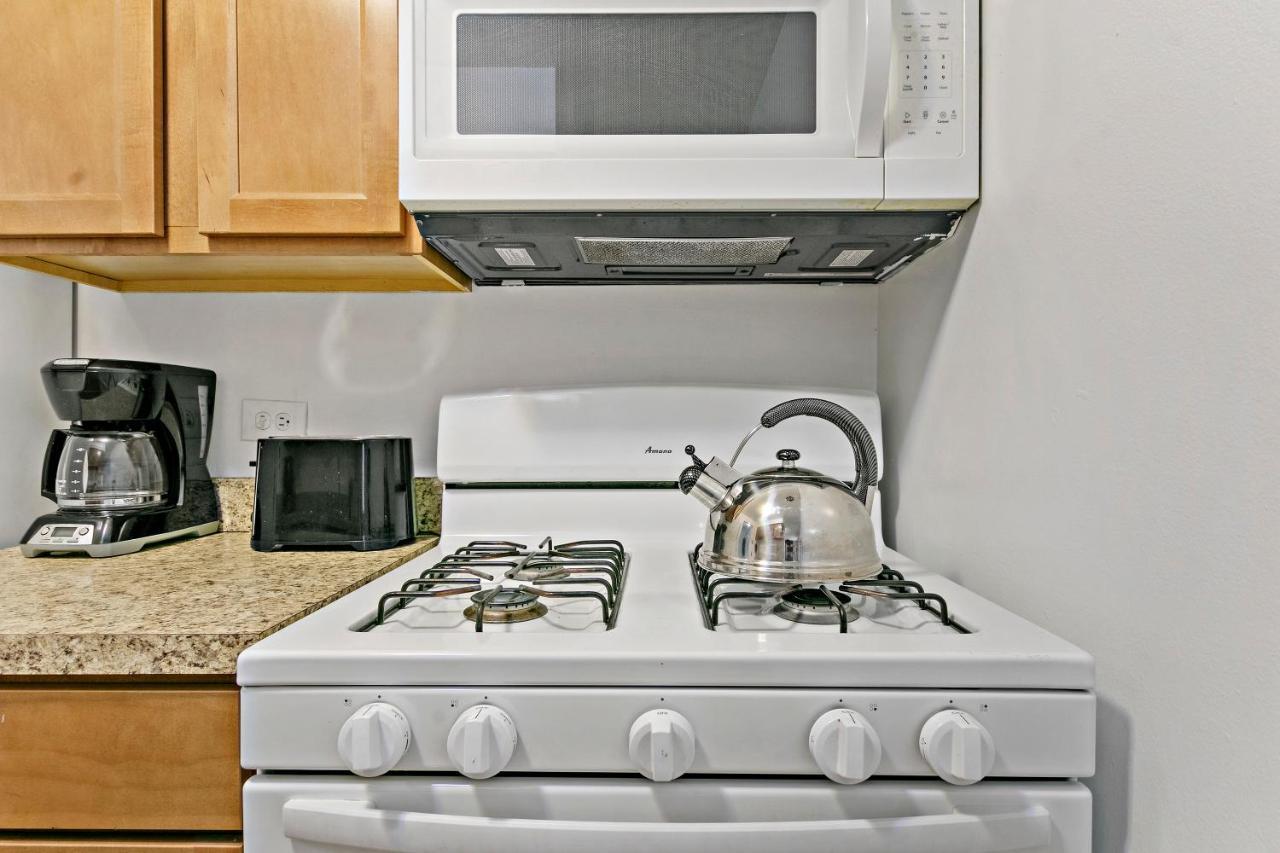 Stunning 1Br Apartment At Center Of Lakeview - Oakdale 211 Чикаго Екстериор снимка